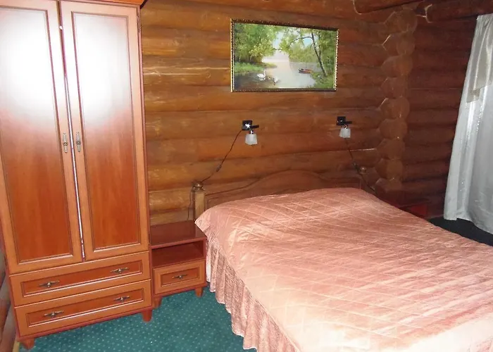 卡琳娜游客大厦酒店 3* 波利亚纳