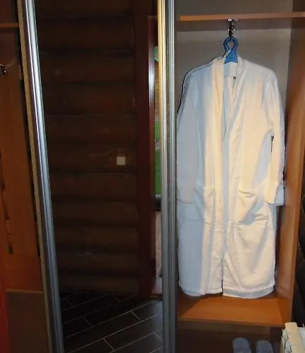 卡琳娜游客大厦酒店 3* 波利亚纳